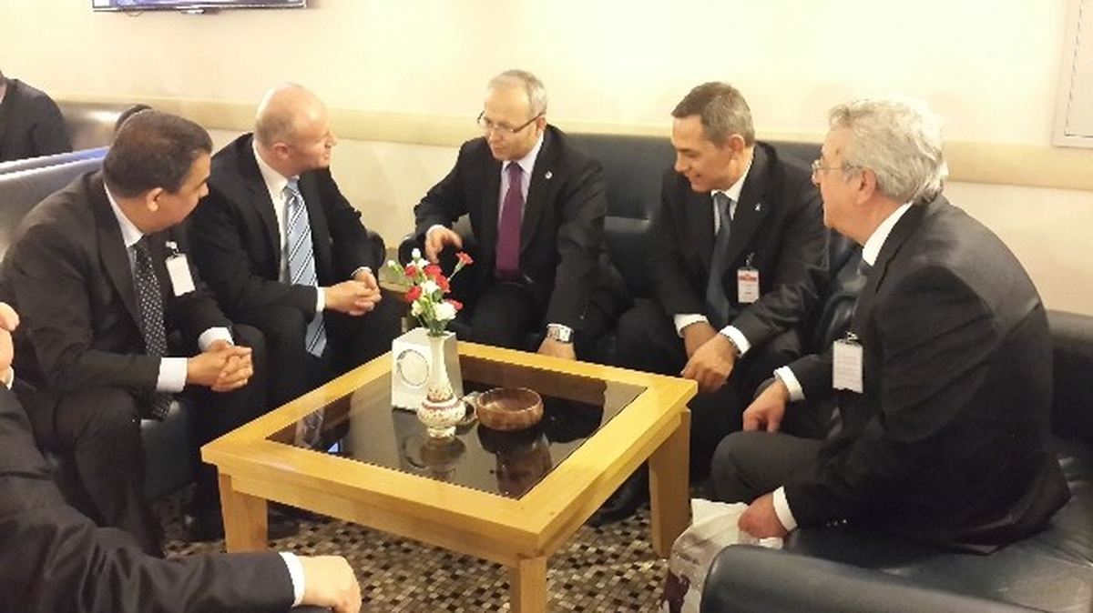 Erdemir Vakfı Yönetiminden Miletvekili Candan\'a Ziyaret