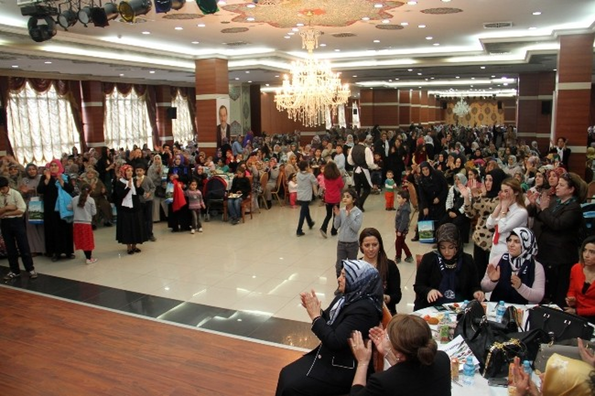 Esenyurt\'ta Kadınlar Matinesine Yoğun İlgi