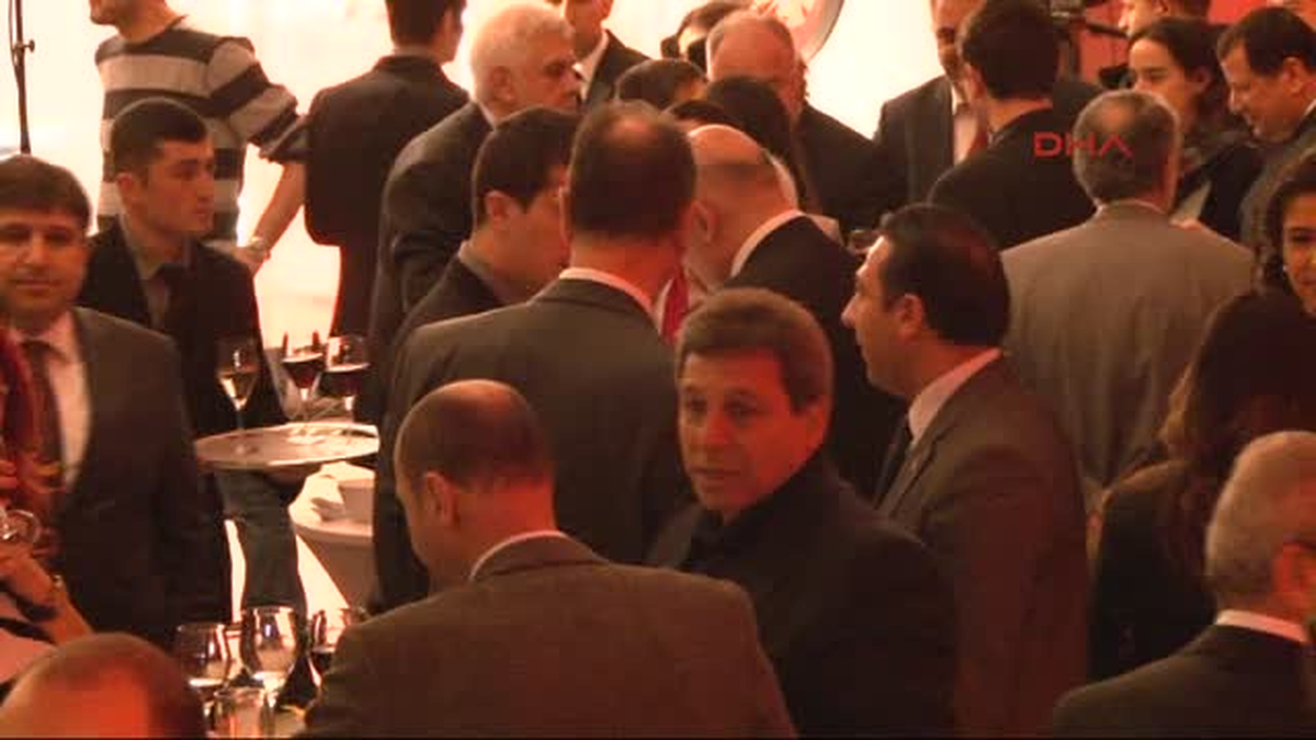 FIFA Dünya Kupası İçin İstanbul\'da Gece Düzenlendi