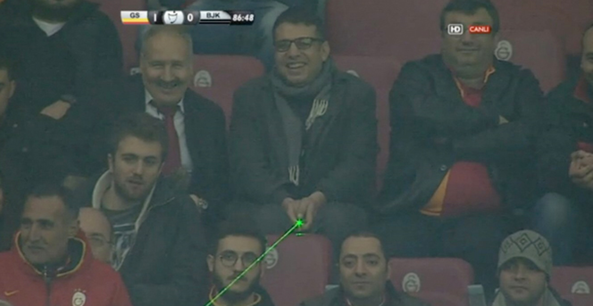 Galatasaray - Beşiktaş Maçındaki Lazerli Taraftar Yakalandı