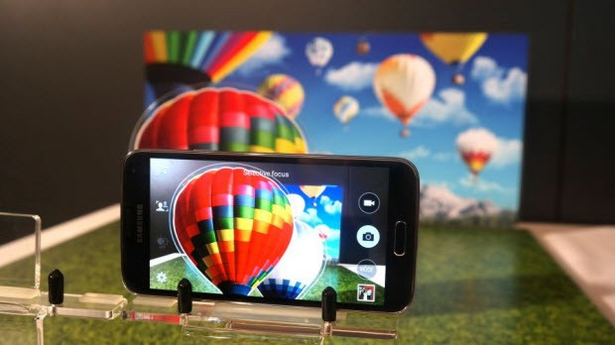 Galaxy S5 Vs. İphone 5s!