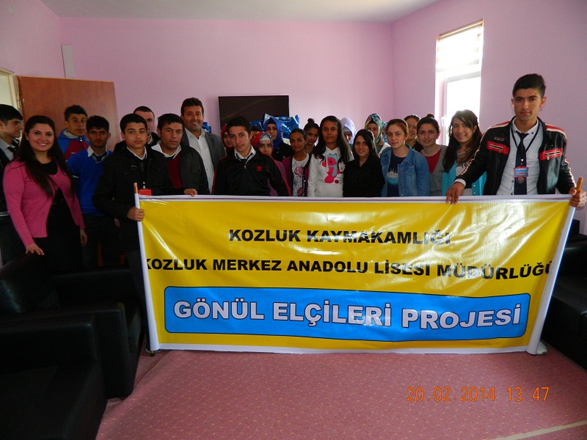 Gönül Elçilerinden 200 Öğrenciye Hediye