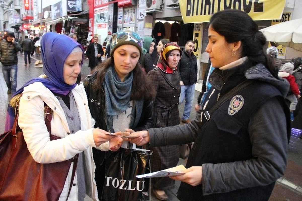 Samsun\'da Hırsızlıklara Karşı Uyarı Broşürü Dağıtıldı
