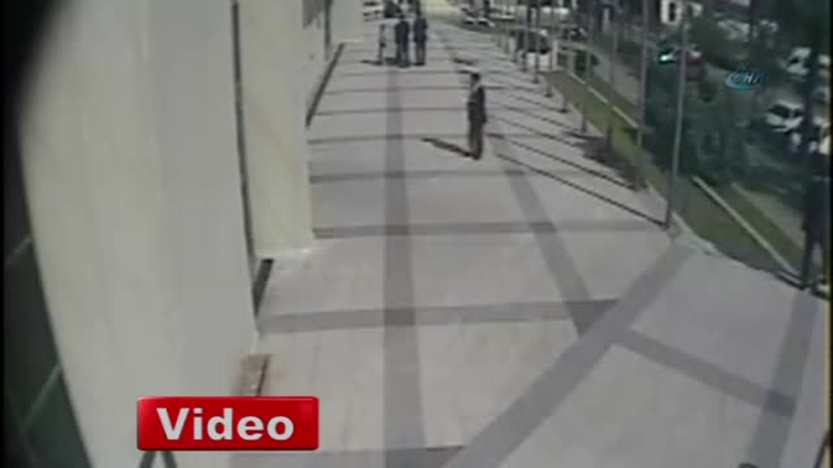 Halter Hakemi\'nin Karısını Darp Ettiği Görüntüler Kamerada