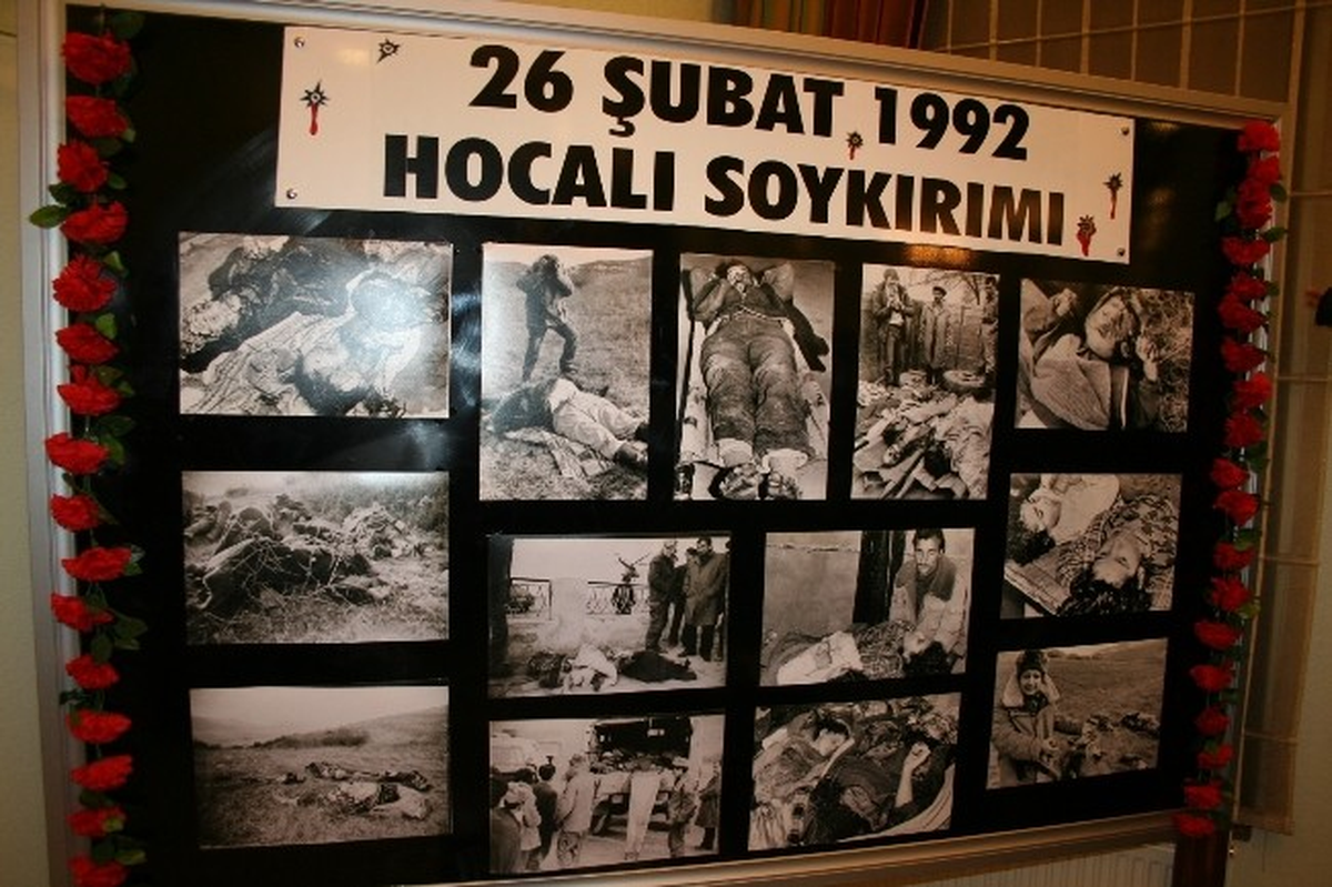 Hocalı Katliamı\'nda Hayatına Kaybedenler Kars\'ta Anıldı