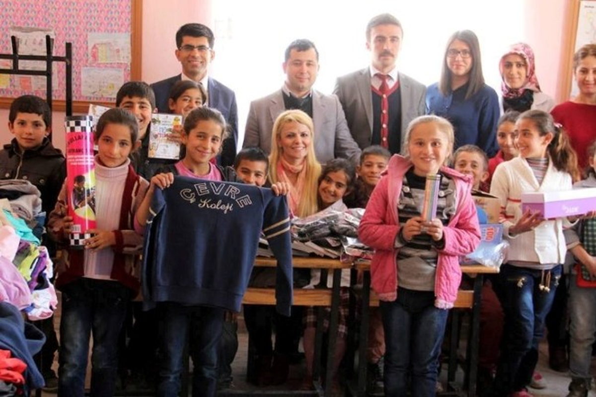 İstanbul Özel Çevre İlkokulu\'ndan Silopili Öğrencilere Yardım