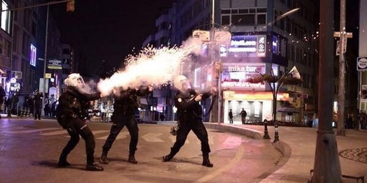 Kadıköy\'de Eyleme Polis Müdahalesi