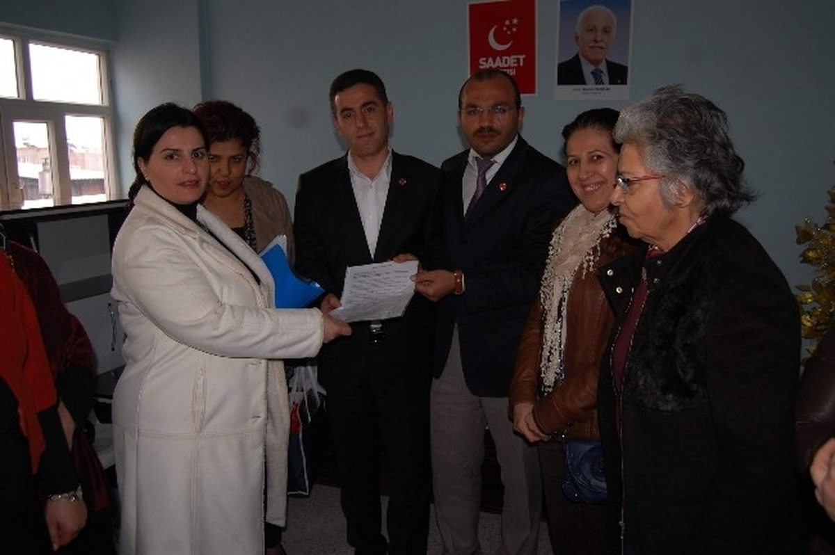 Kadın Platformu Siyasi Partileri Geziyor