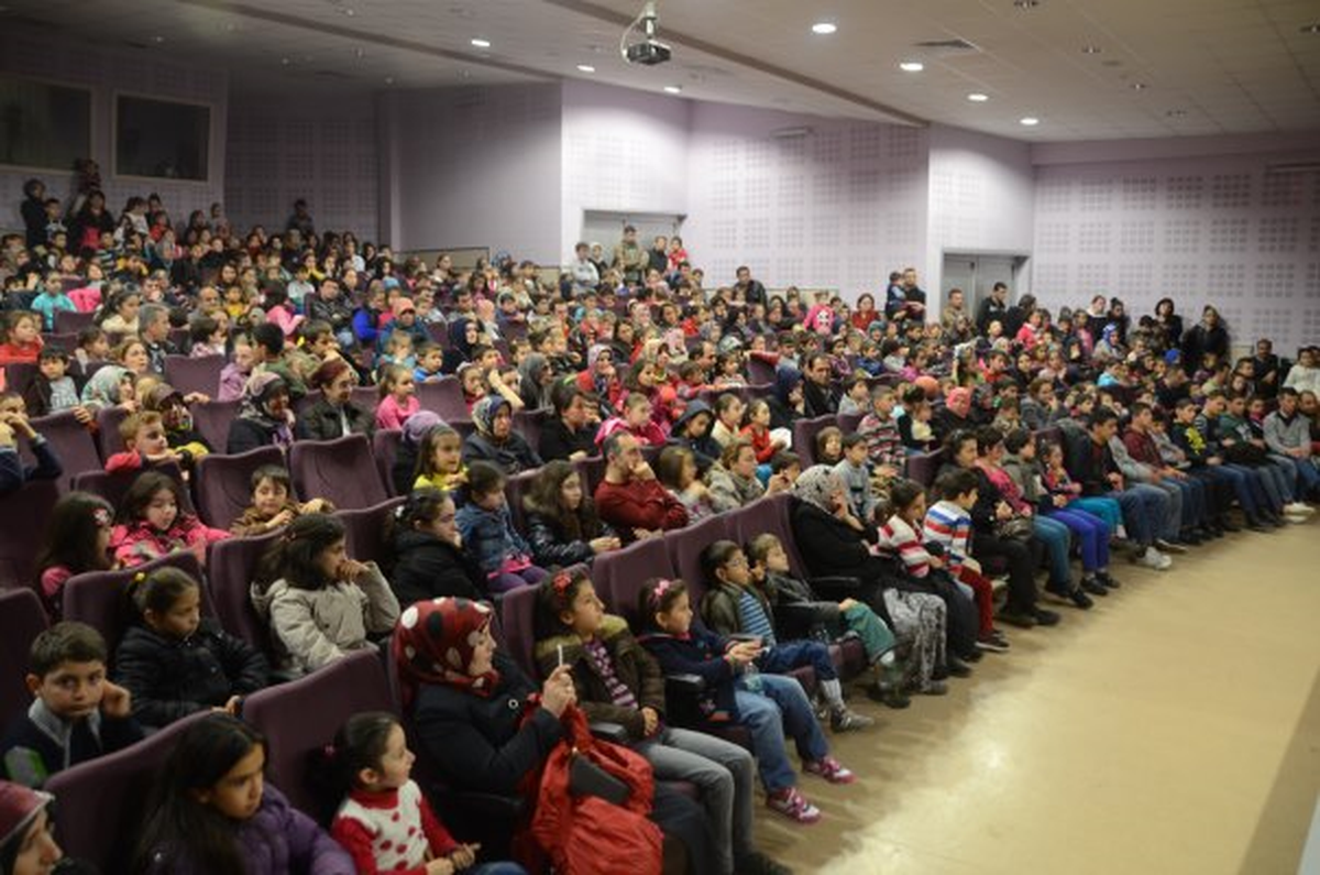 Keloğlan Kartepeli Çocuklarla Buluştu