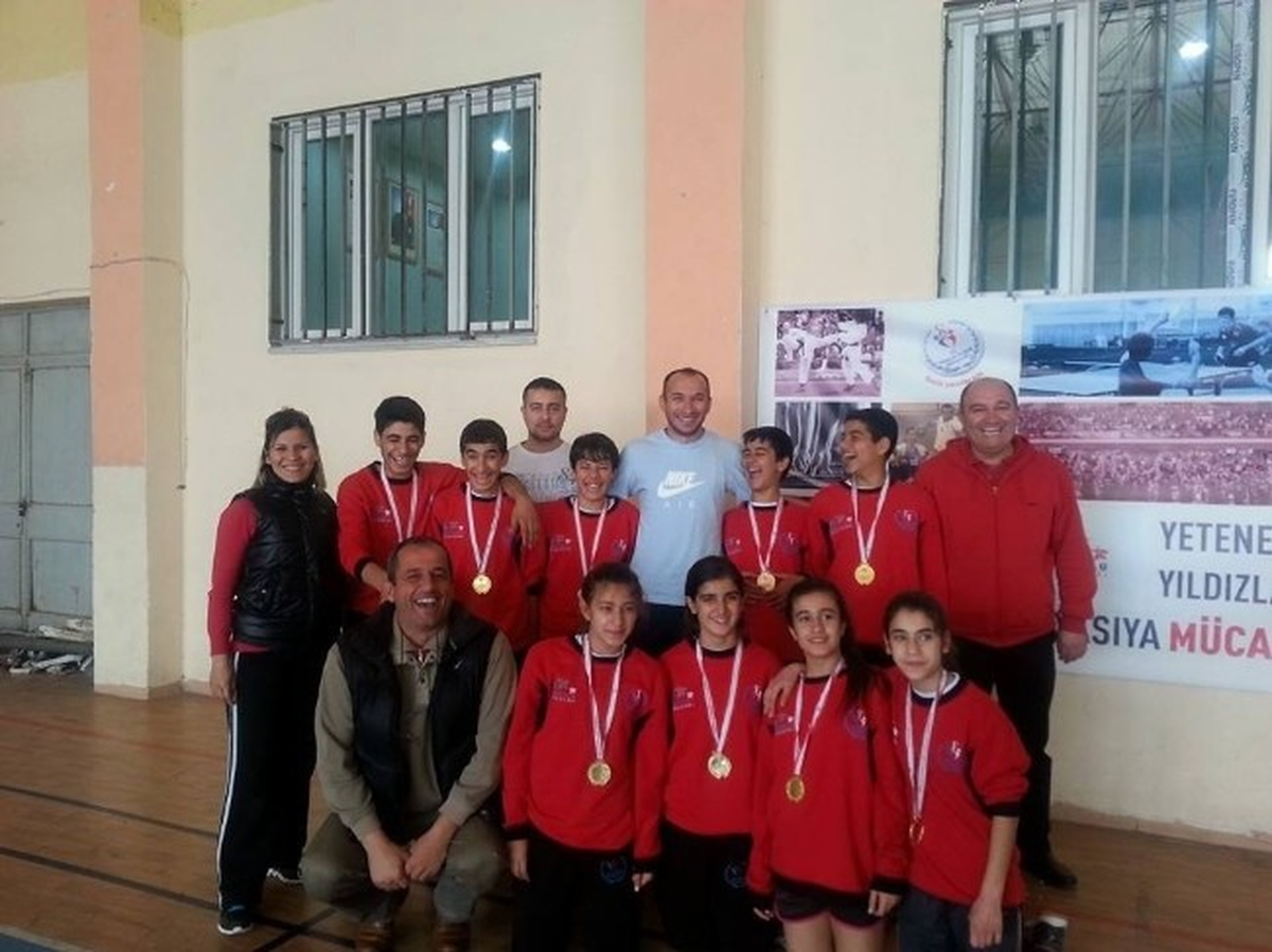 Mersin, Badmintonda Anadolu Yıldızlar Ligi Grup Birincisi Oldu