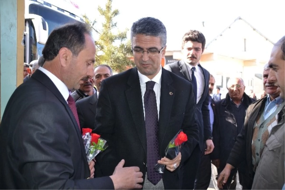 MHP Erzurum Büyükşehir Belediye Başkan Adayı Prof. Dr. Kamil Aydın Şenkaya\'da Destek İstedi