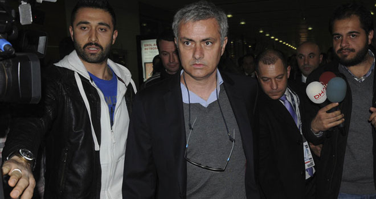 Mourinho Tezahüratla Karşılandı