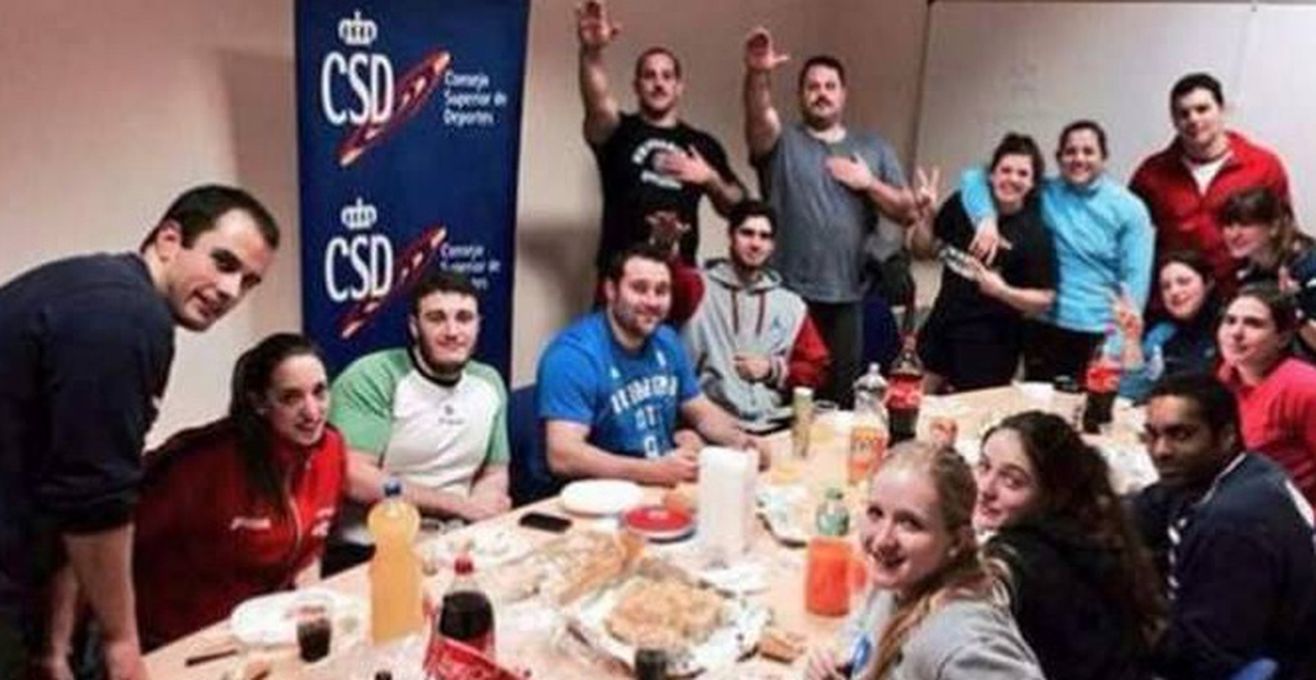 Nazi Selamı Veren 3 Atlete Soruşturma