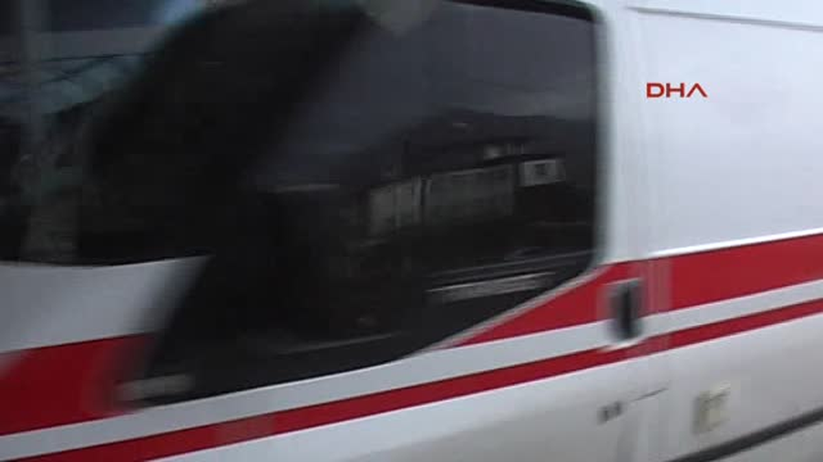 Otomobil Irmağa Uçtu: 1 Ölü, 1 Kayıp, 3 Yaralı