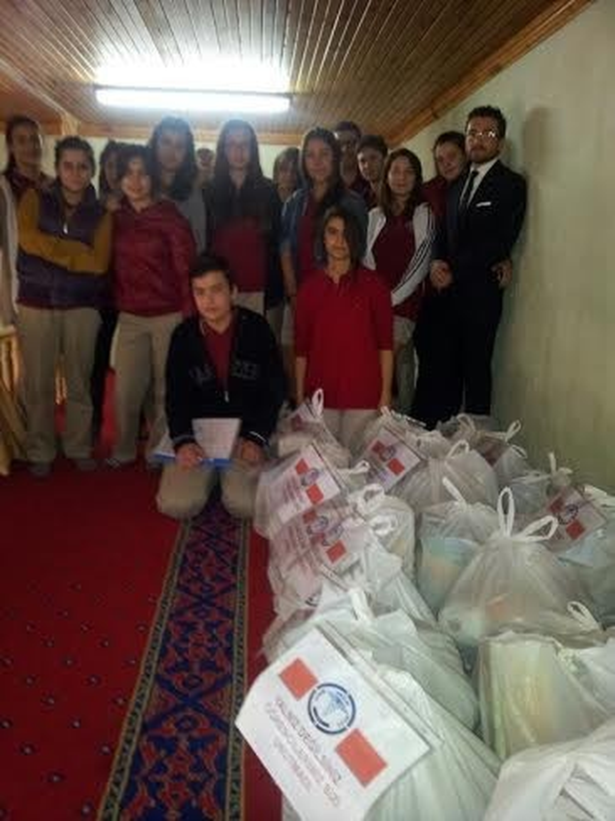 Özel Anadolu Sağlık Meslek Lisesi Öğrencilerinden Örnek Davranış