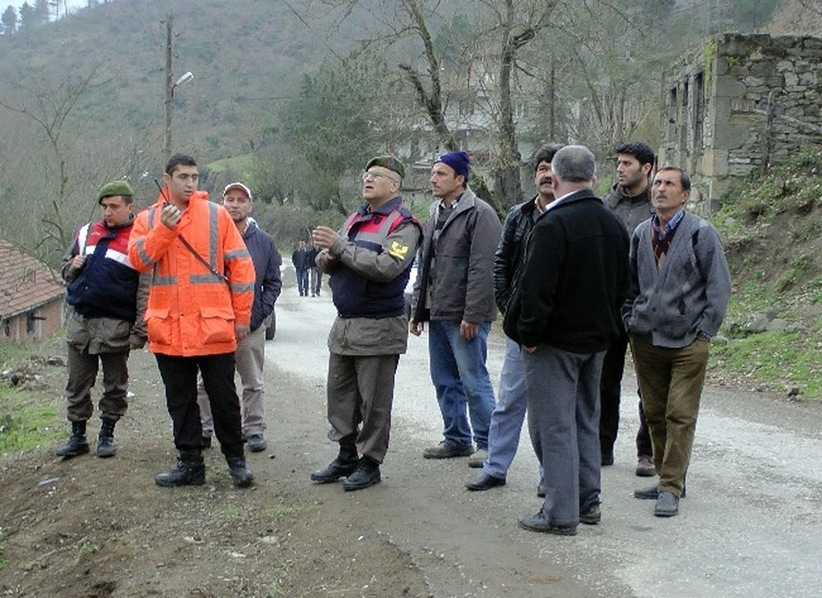Jandarma Ekibi Cinayet Zanlısının Peşine Düştü