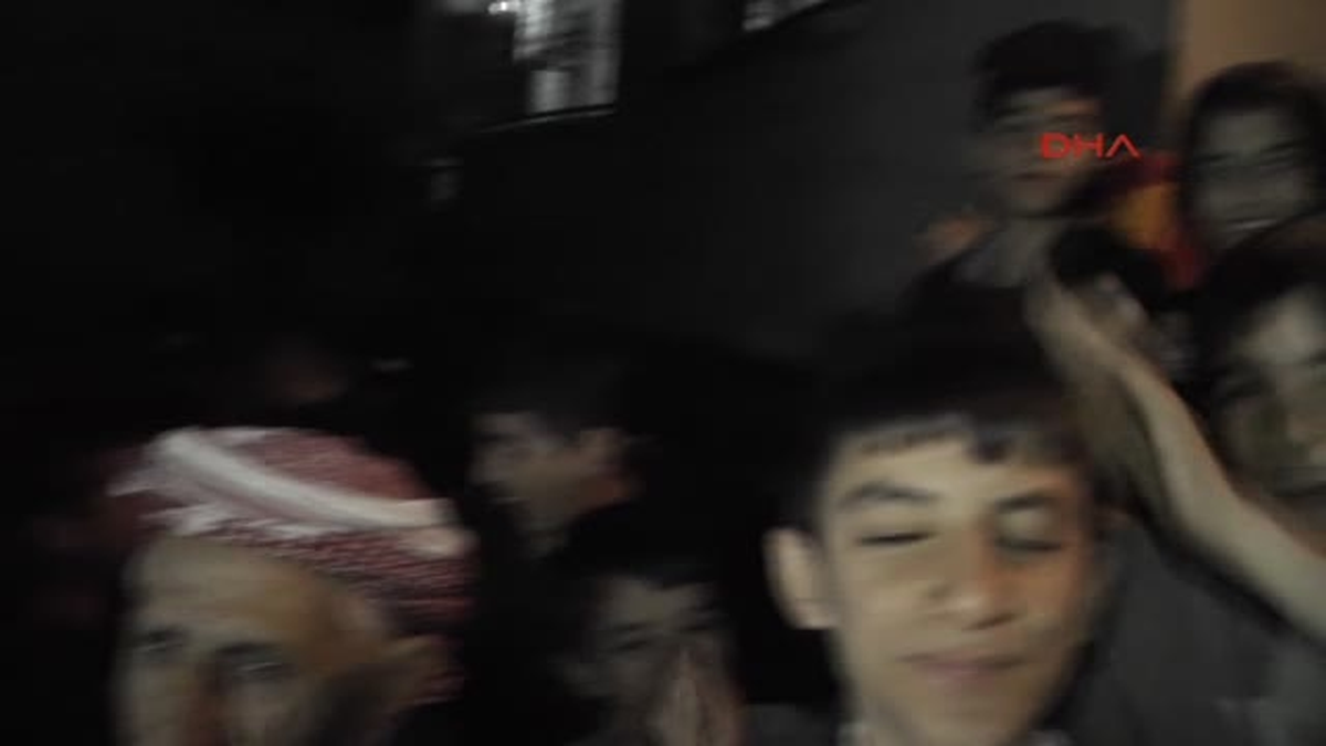 Silopi\'de Mahalle Sakinlerinin Gaz İsyanı