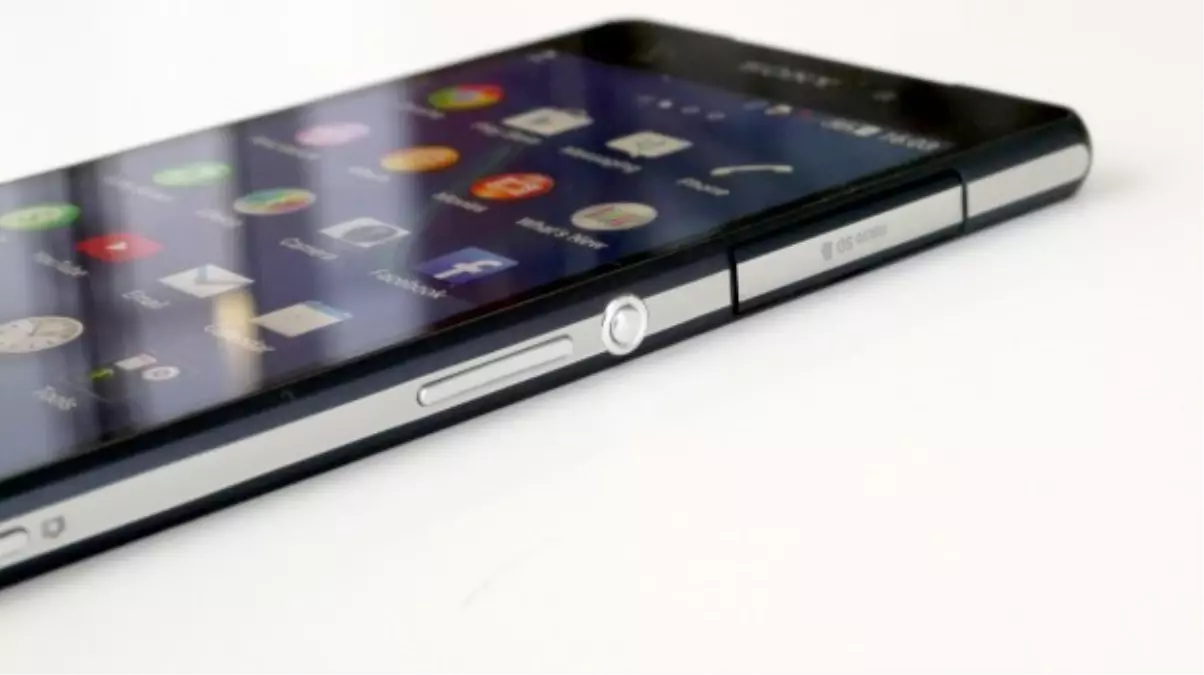 Sony Xperia Z2\'yi Denedik!