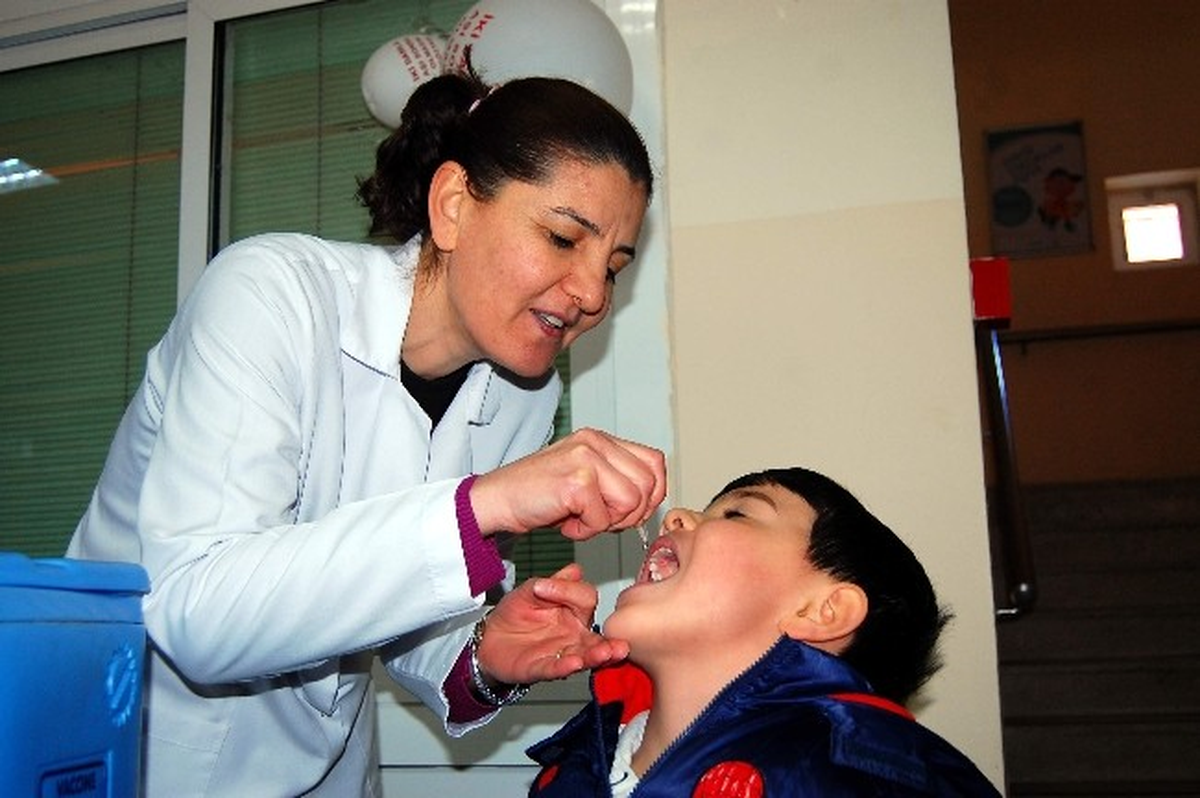 Suriyelilere Çocuk Felci Aşısı