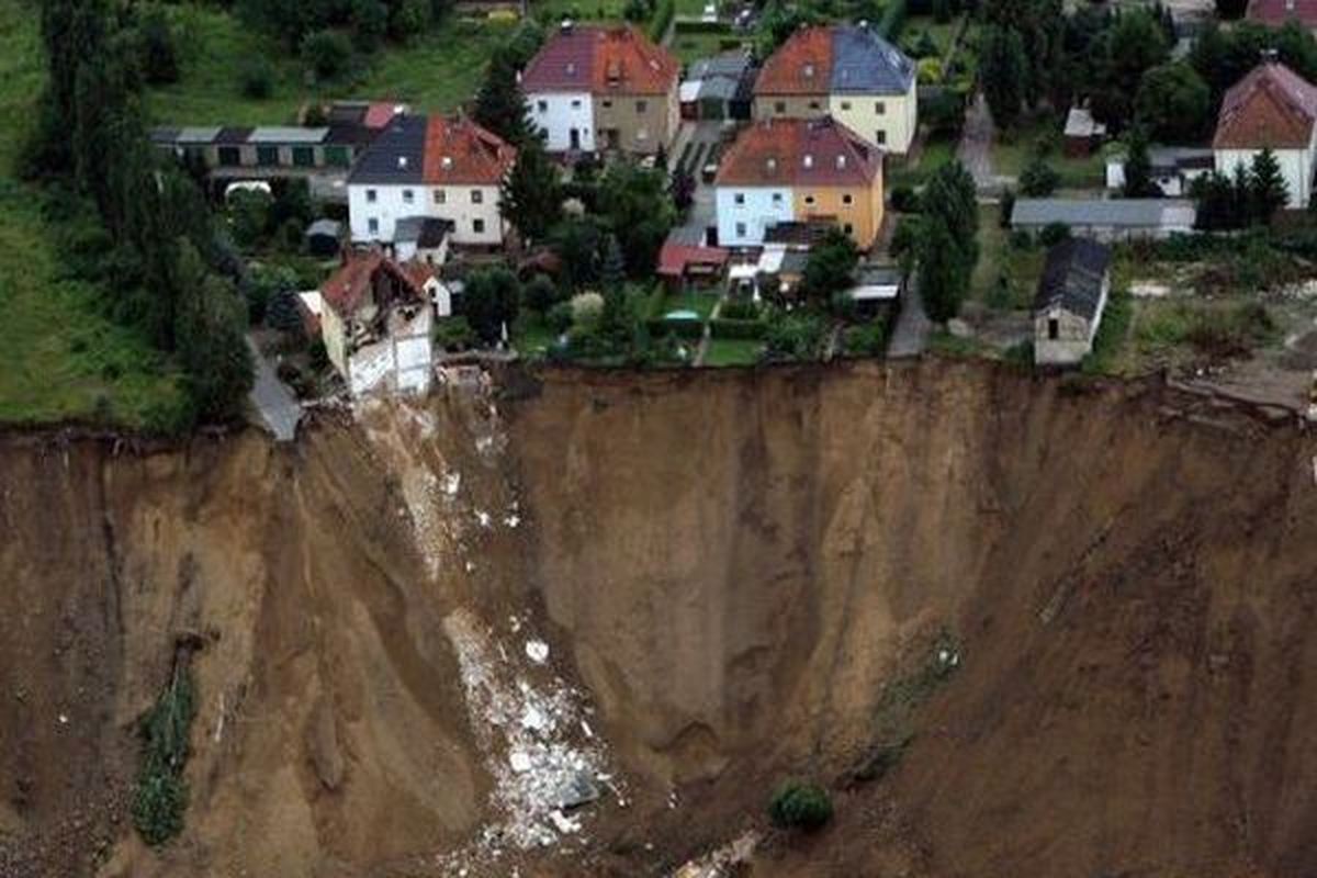 Tayland\'da İnşaat Alanında Toprak Çökmesi: 11 Ölü