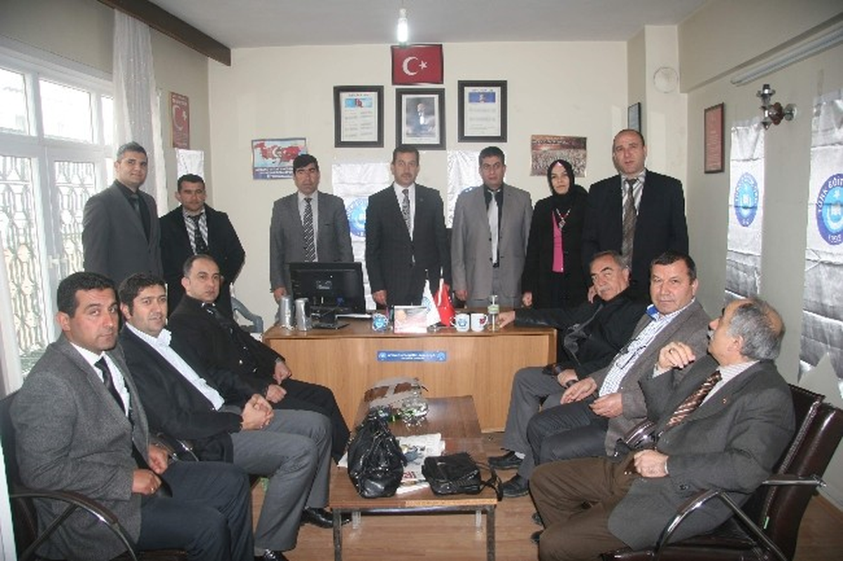 Türk Eğitim-Sen, MEB Yasa Tasarısını Protesto Etti