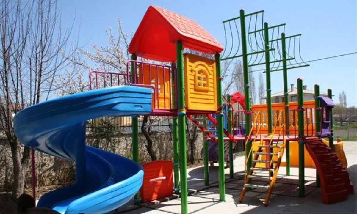 Türkeli Belediyesinden Yeni Çocuk Parkları