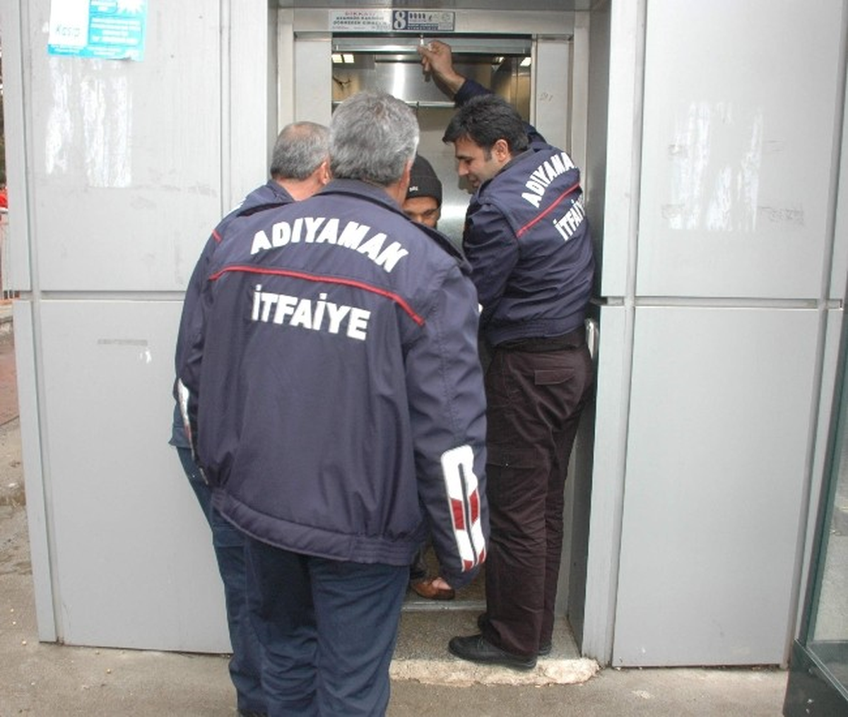 Üst Geçit Asansöründe Bir Haftada 2 Kişi Mahsur Kaldı