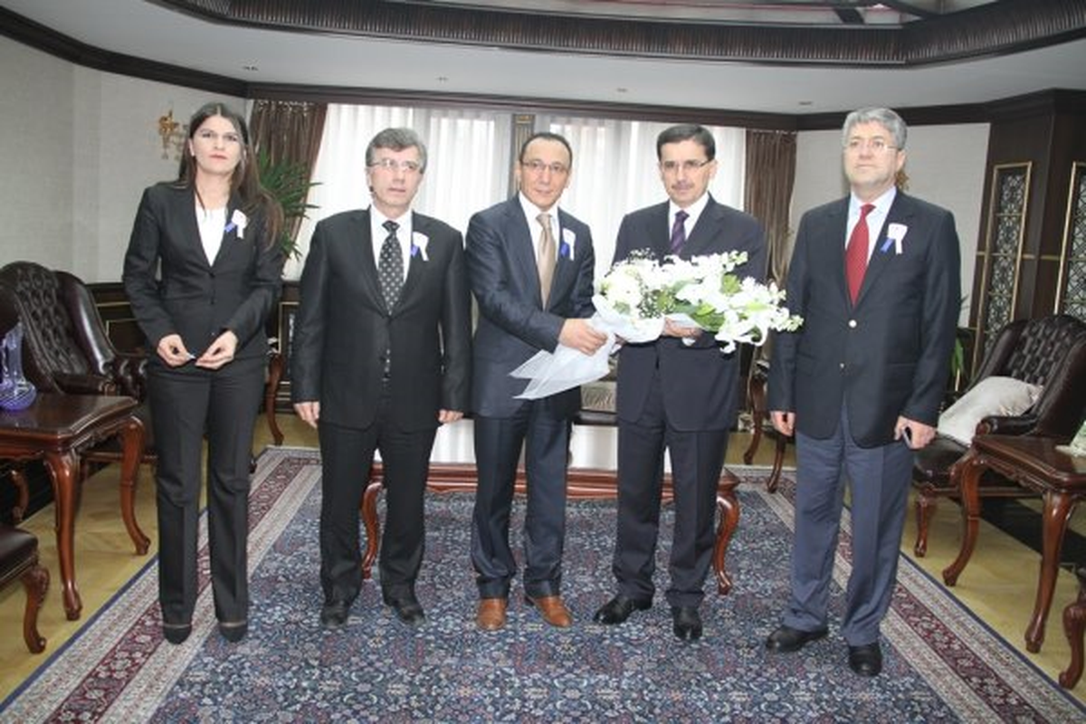 Vergi Dairesi Başkanı, Kocaeli Valisini Ziyaret Etti