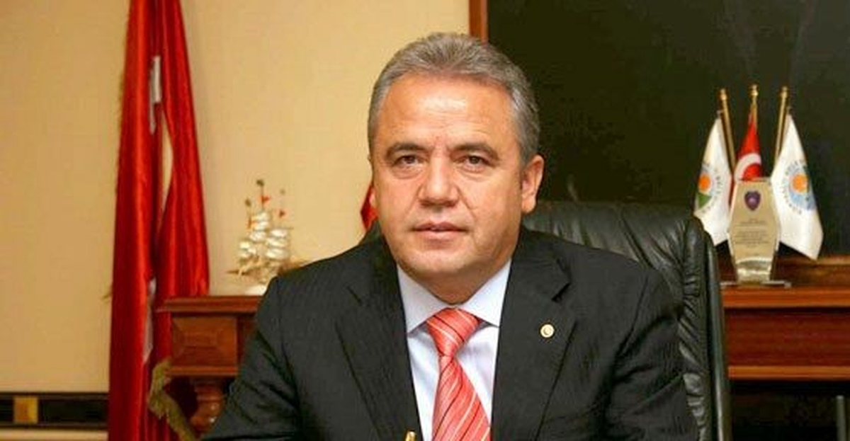 CHP Konyaaltı Adayı Böcek\'ten Semt Pazarına Ziyaret