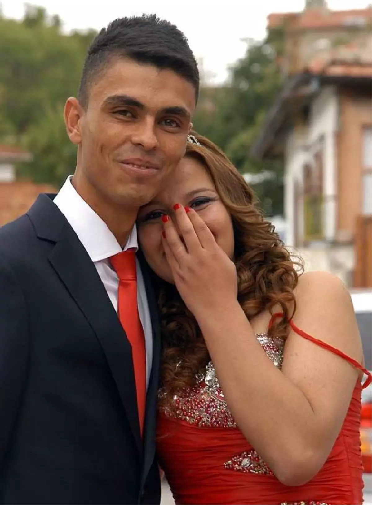 Yozgat\'ta Güvenlikçi Nişanlısını Öldürüp İntihar Etti