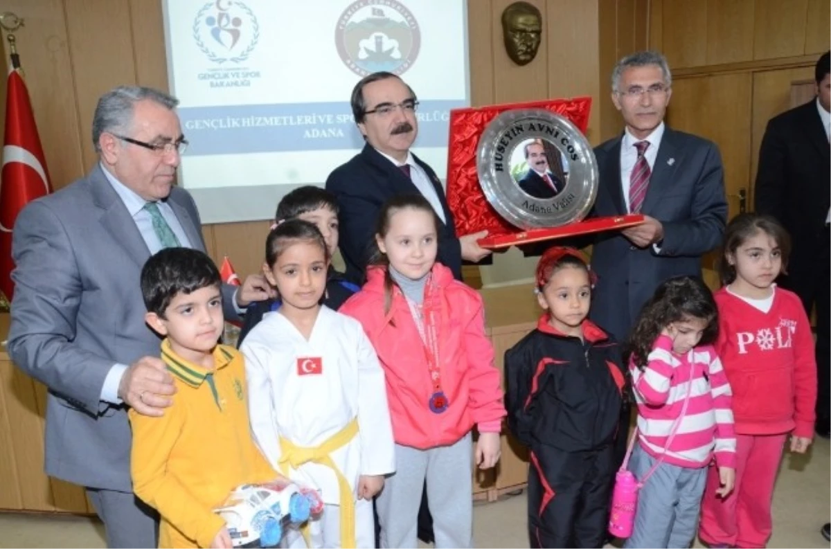 Adana Valisi Coş Spor Ailesini Kabul Etti