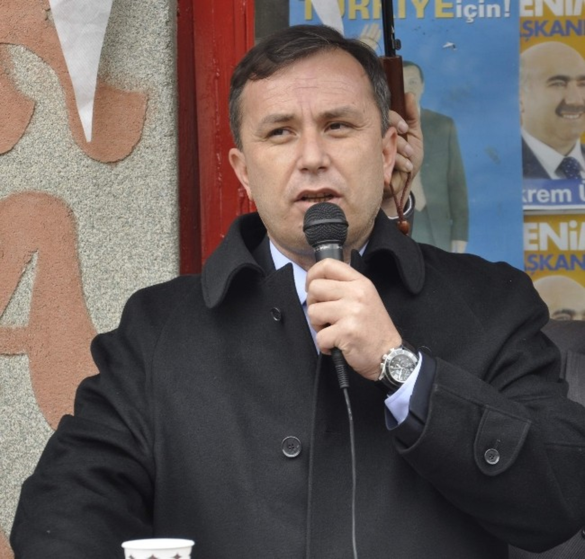 AK Parti Çorum İl Başkanı Ahmet Sami Ceylan;