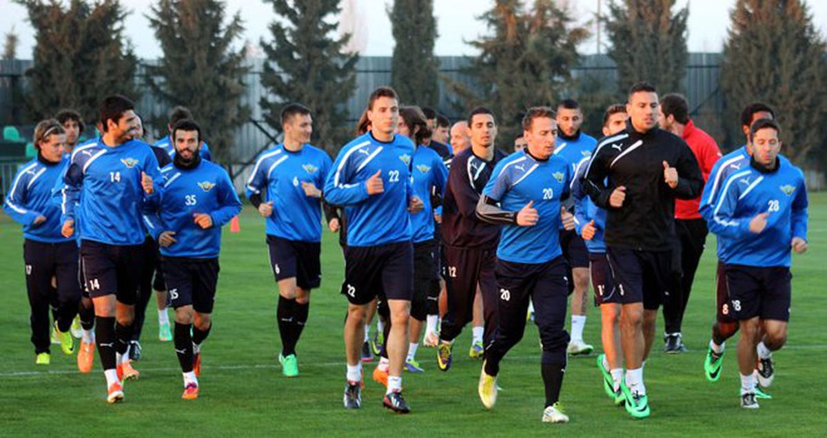 Akhisar İlk Peşinde