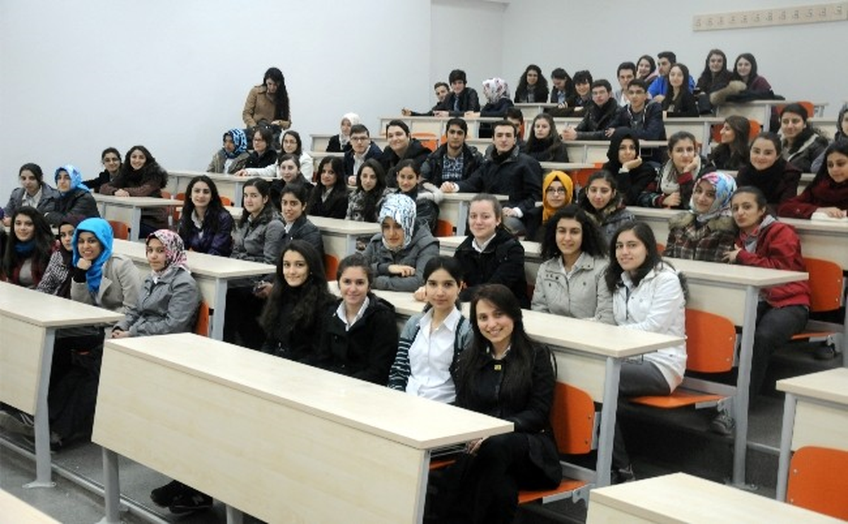 Bağcılar'da Lise Öğrencileri Üniversitelerini Seçiyor