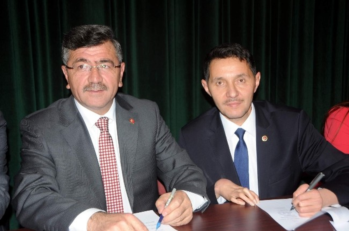 Belediye Başkanı Akdoğan\'a "Yılın Emekçi Dostu Ödülü"