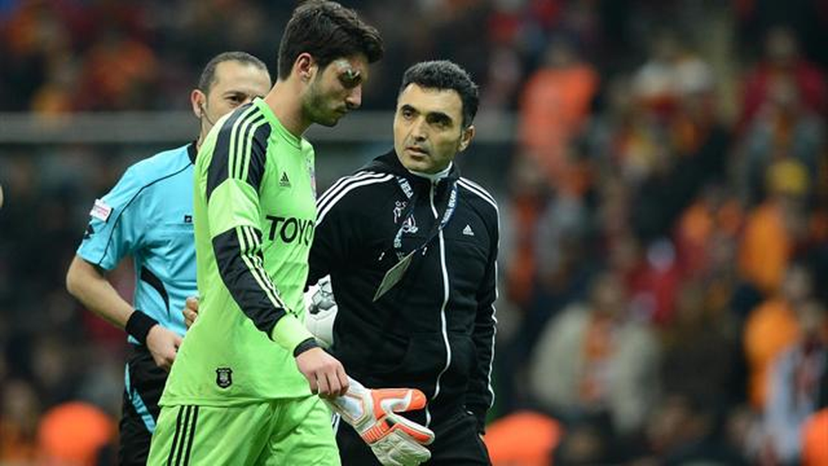 Beşiktaş\'ın Kalecisi Cenk Gönen, Galatasaray Maçında Yaşadıklarını Anlattı