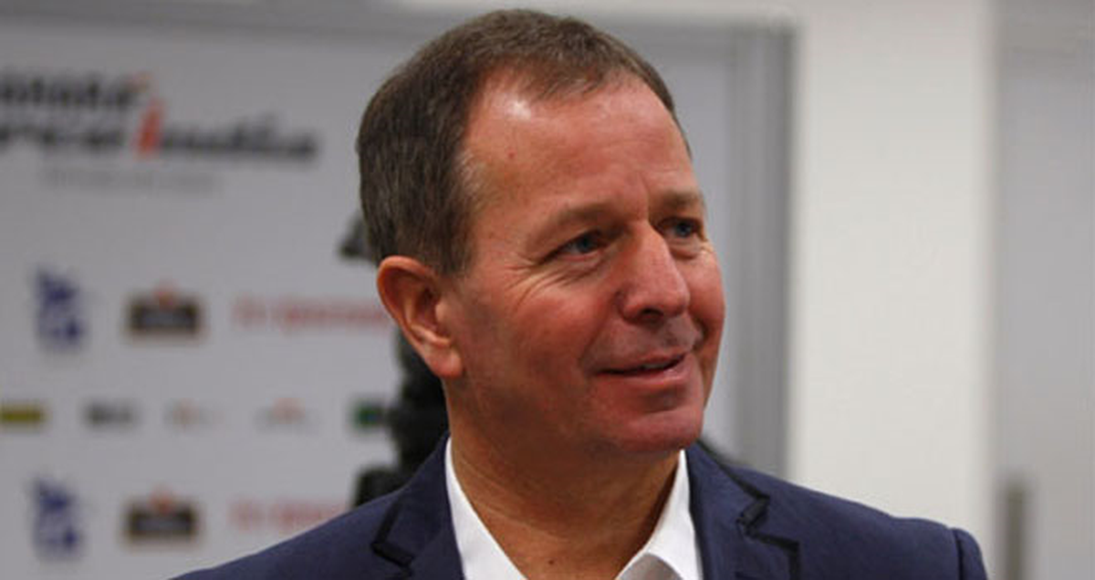Brundle, Villeneuve\'e Sert Çıktı