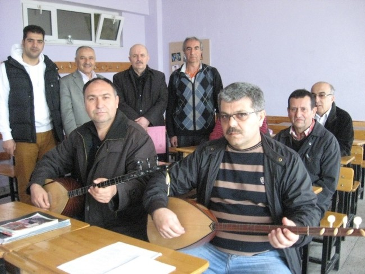Burhaniye\'de Bağlama Kursu