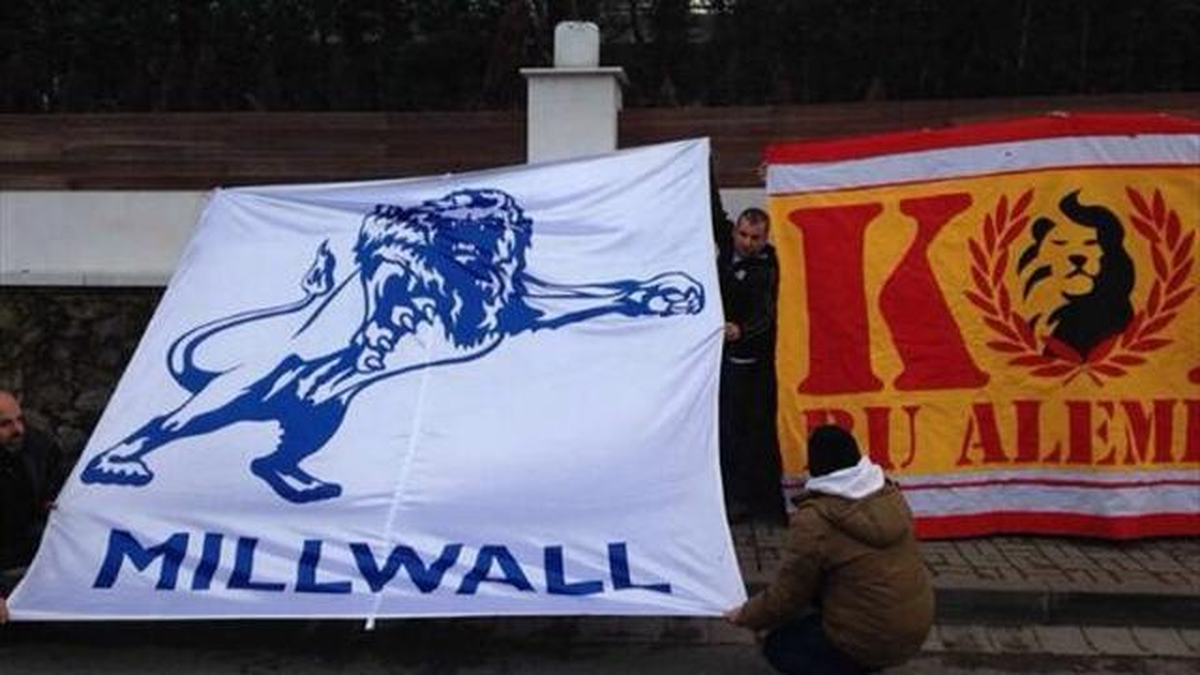 Chelsea\'ye Karşı Galatasaray- Millwall Dayanışması