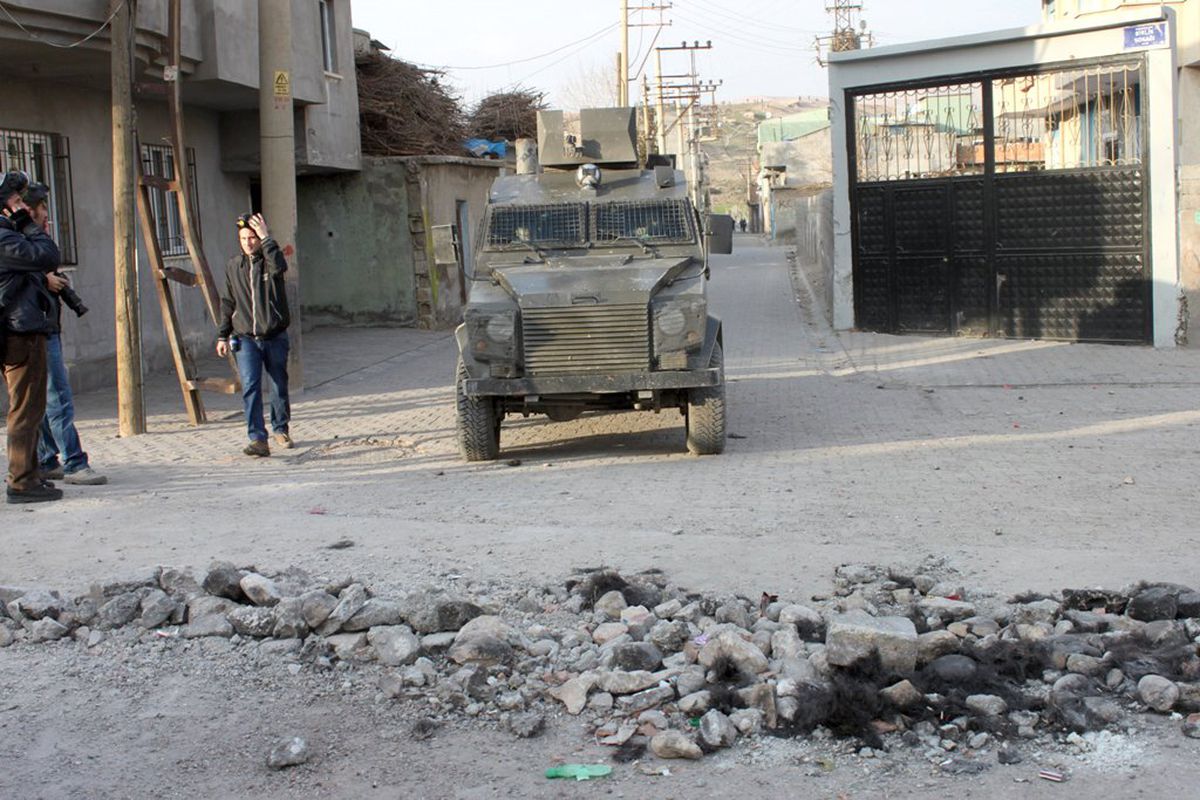 Cizre\'de İzinsiz Gösteriye Polis Müdahalesi