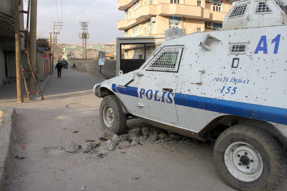 Cizre\'de İzinsiz Gösteriye Polis Müdahale Etti