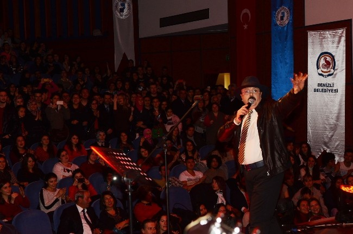Denizli\'de Barış Manço\'yu Anma Konseri