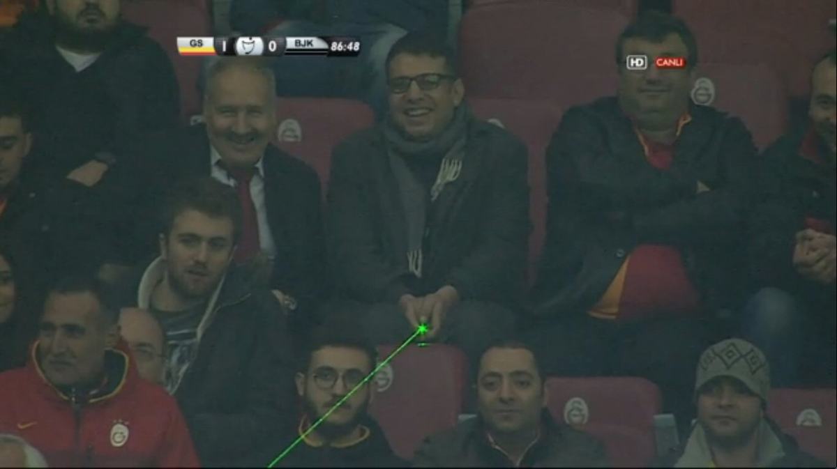Derbi Maçtaki Lazerli Taraftar Yakalandı