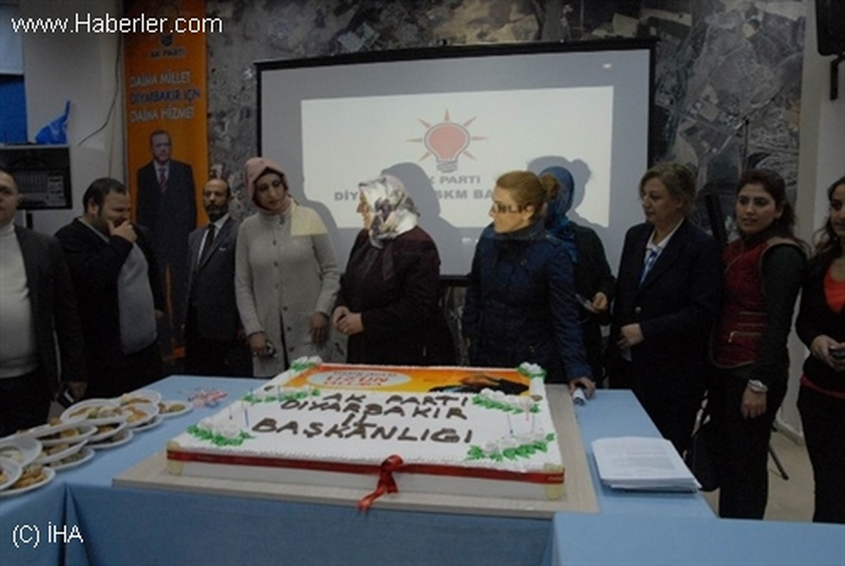 Diyarbakır\'da, Başbakan Erdoğan\'ın Doğum Günü Kutlandı