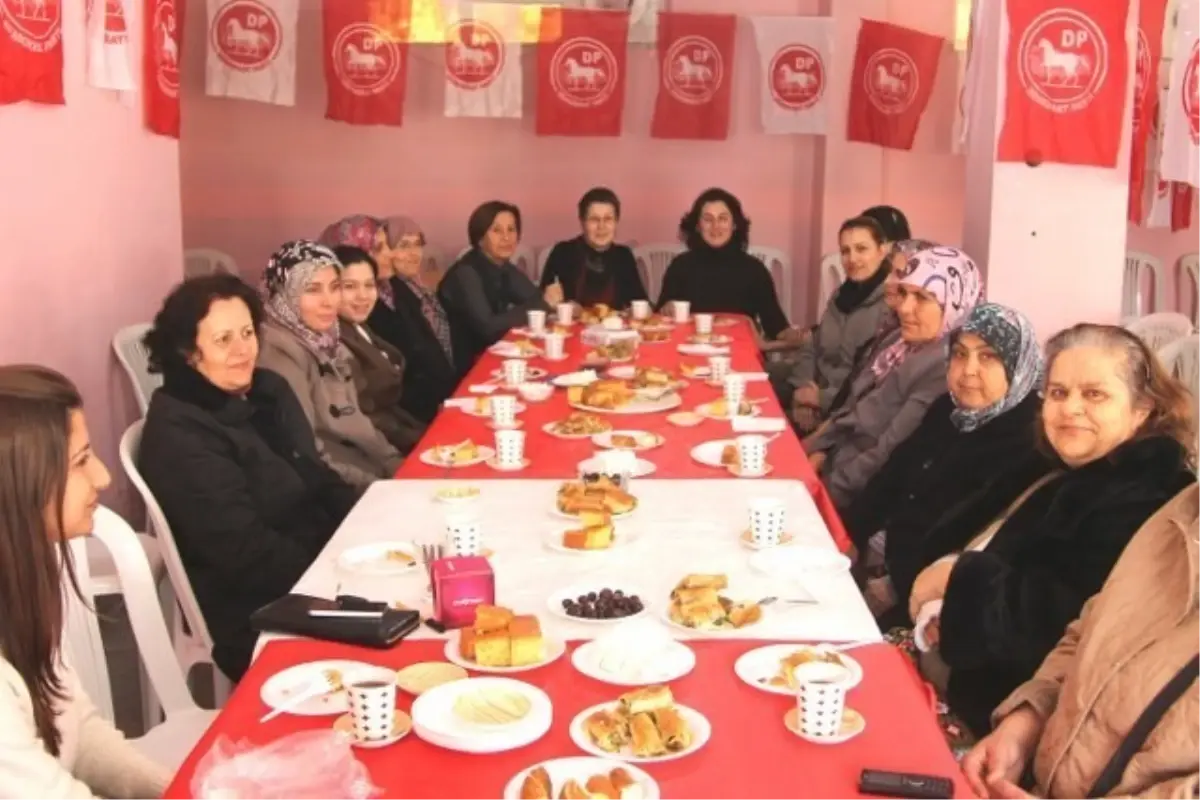 Ezine\'de DP Kadın Kolları Seçim Çalışmalarına Başladı