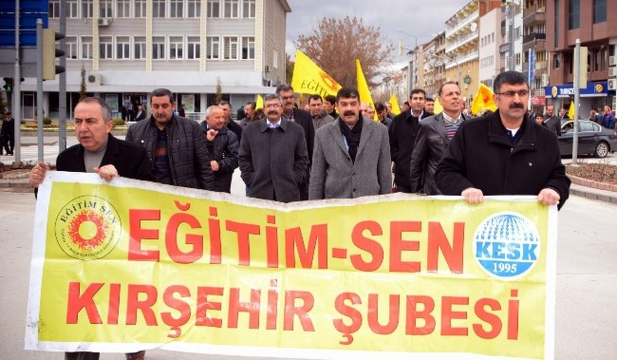 Eğitim-Sen Milli Eğitim Yasa Tasarısını Protesto Etti