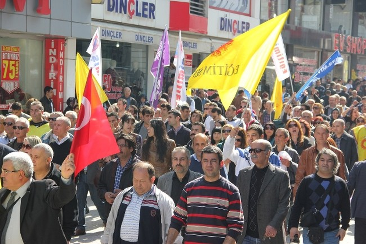 Adana\'da Eğitimciler İş Bıraktı