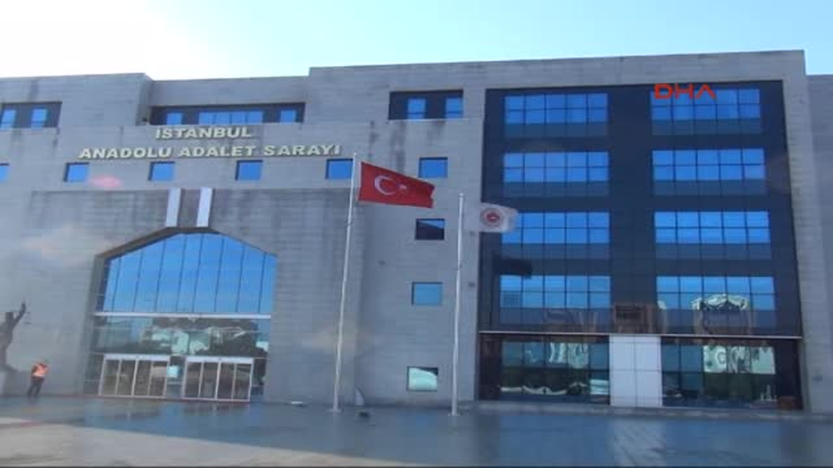 En Büyük Adliyedeki Yangına Keşif Yapılacaken Büyük Adliyedeki Yangına Keşif Yapılacak