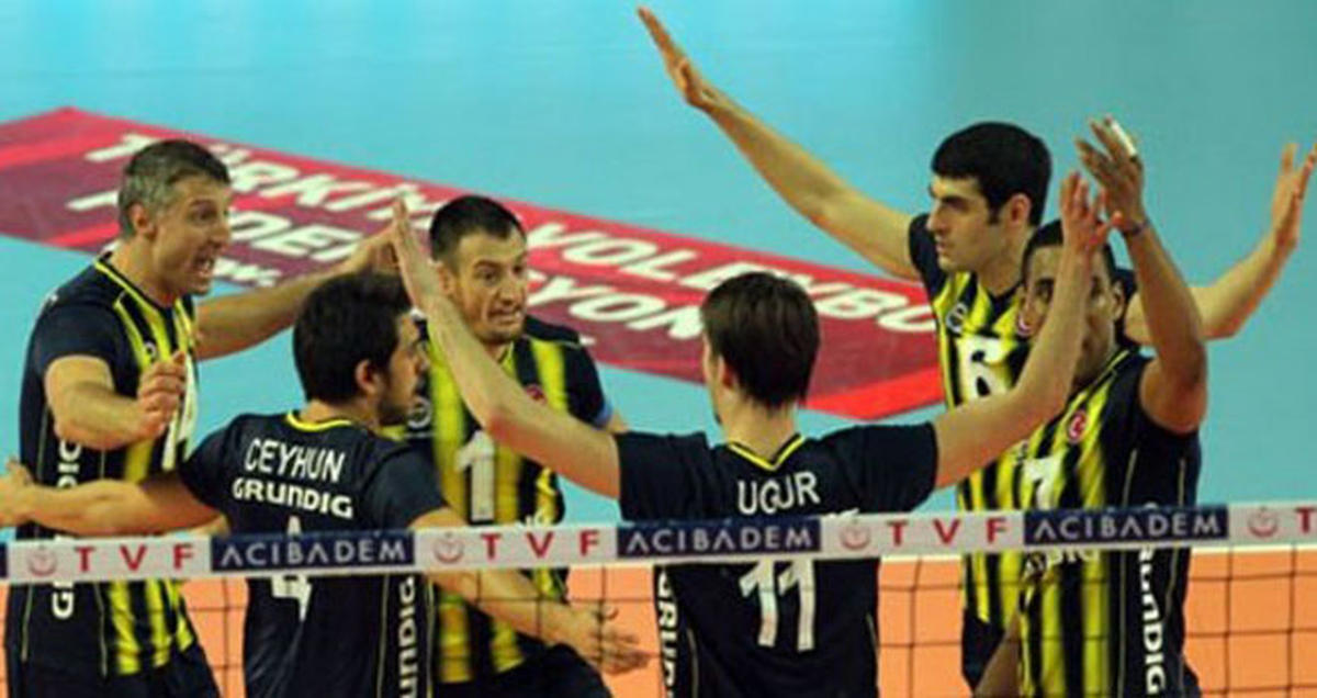 Fenerbahçe Grundig Zirveyi Bırakmıyor