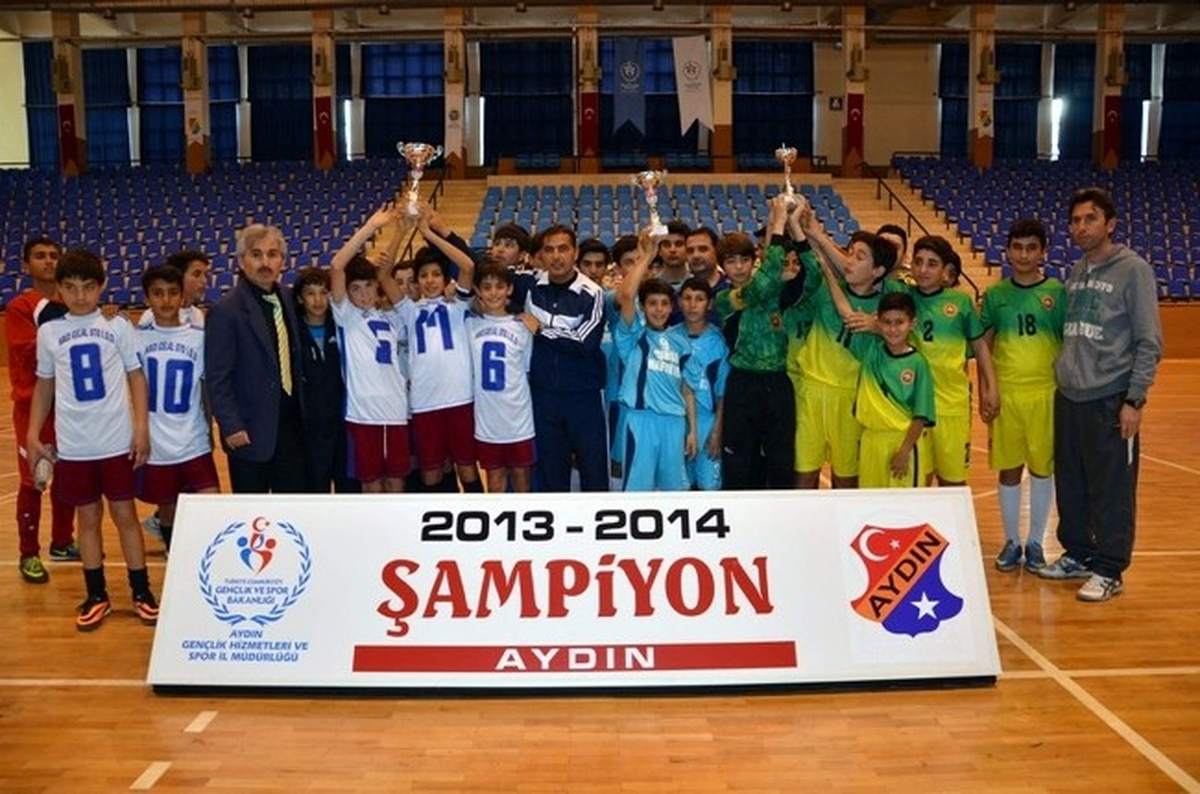 Futsal Okullar Arası Yıldızlar İl Birincileri Kupalarına Kavuştu